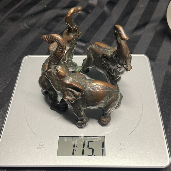 Crystal World Spere abd Brass Elephant Stand - Picture 10 of 14